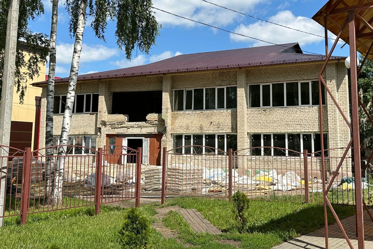 В посёлке Торбеево идёт ремонт районной библиотеки