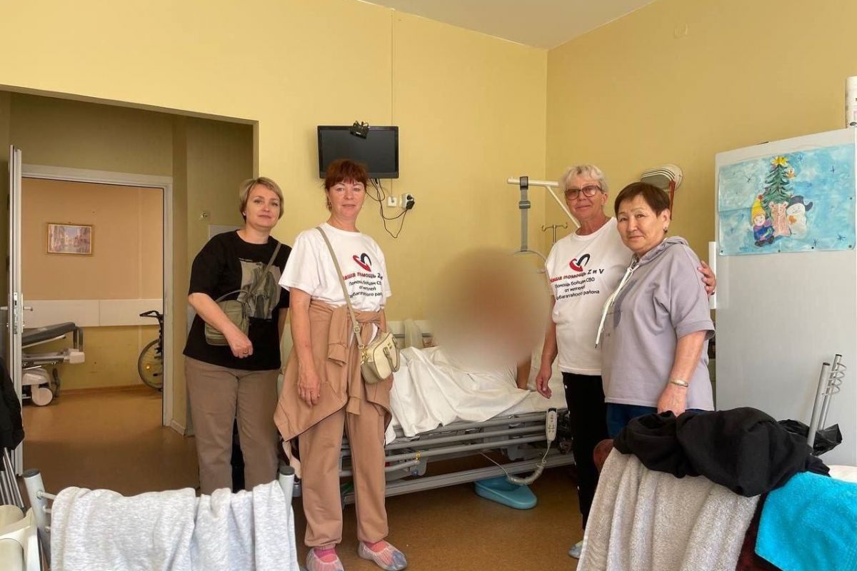 Активисты «Женского движения Единой России» Бурятии навестили бойцов в госпиталях Санкт-Петербурга
