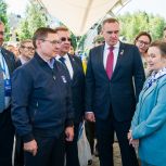 Волонтёры Югры представили Владимиру Якушеву практики по оказанию гумпомощи участникам СВО