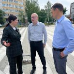 Партдесант вышел на мониторинг хода благоустройства сквера у Центра досуга и кино «Октябрь» в Сыктывкаре