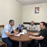 Депутат Казбек Мутаев провел прием граждан на площадке «Единой России»