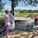 Партийный десант проконтролировал выполнениее работ по благоустройству сквера Победы в р.п. Гусь-Железный Касимовского округа