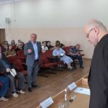 Депутат Госдумы Артур Таймазов посетил с рабочим визитом Кировский район