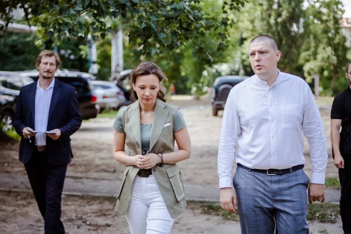 Мониторинг безопасности детской инфраструктуры провели в Мелитополе активисты «Единой России» и общественных движений