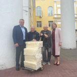 Депутаты «Единой России» передали партию парафина волонтёрам СВО