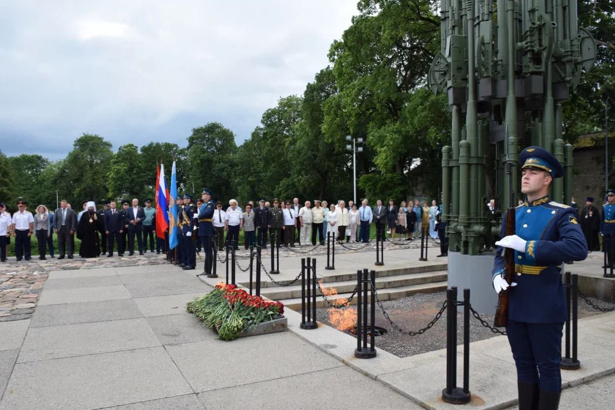 В Пскове почтили память защитников города