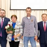 В Алексеевском семьям военнослужащих вручили награды