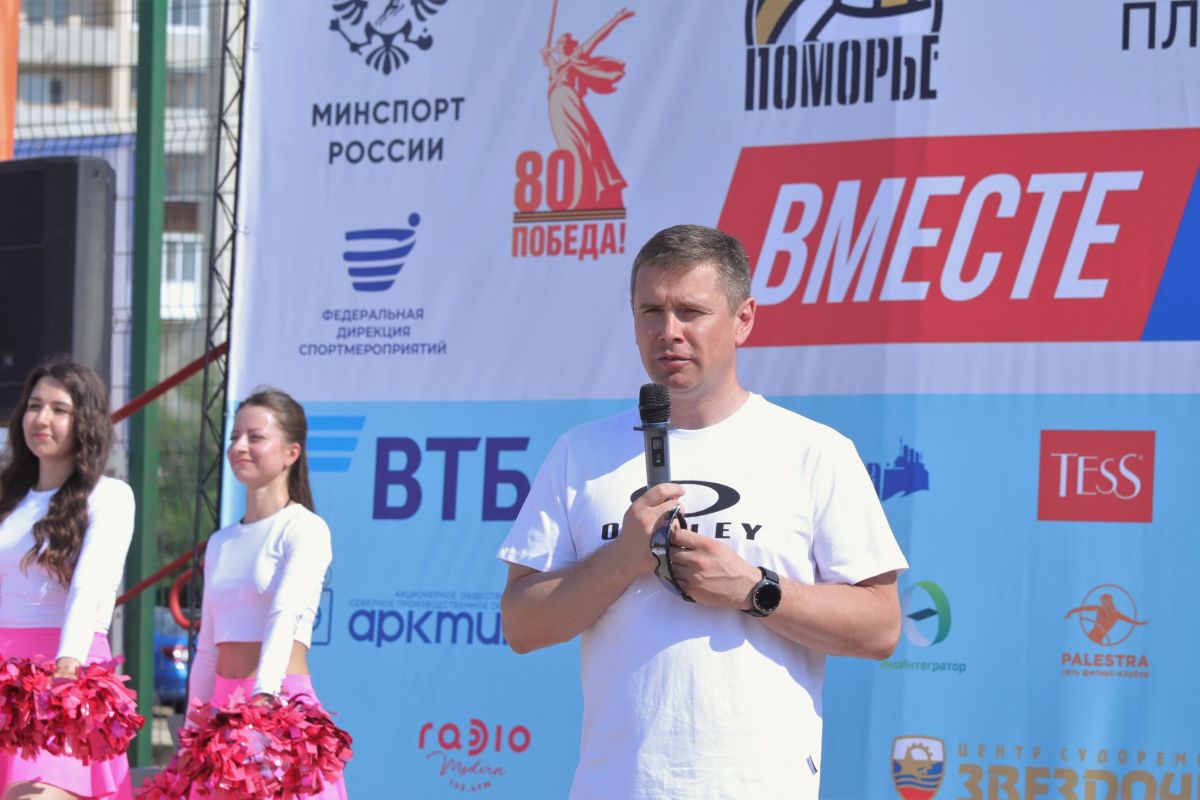 В Северодвинске проходит фестиваль пляжного волейбола