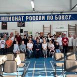 Юные боксеры Ярославля встретились с Героем России