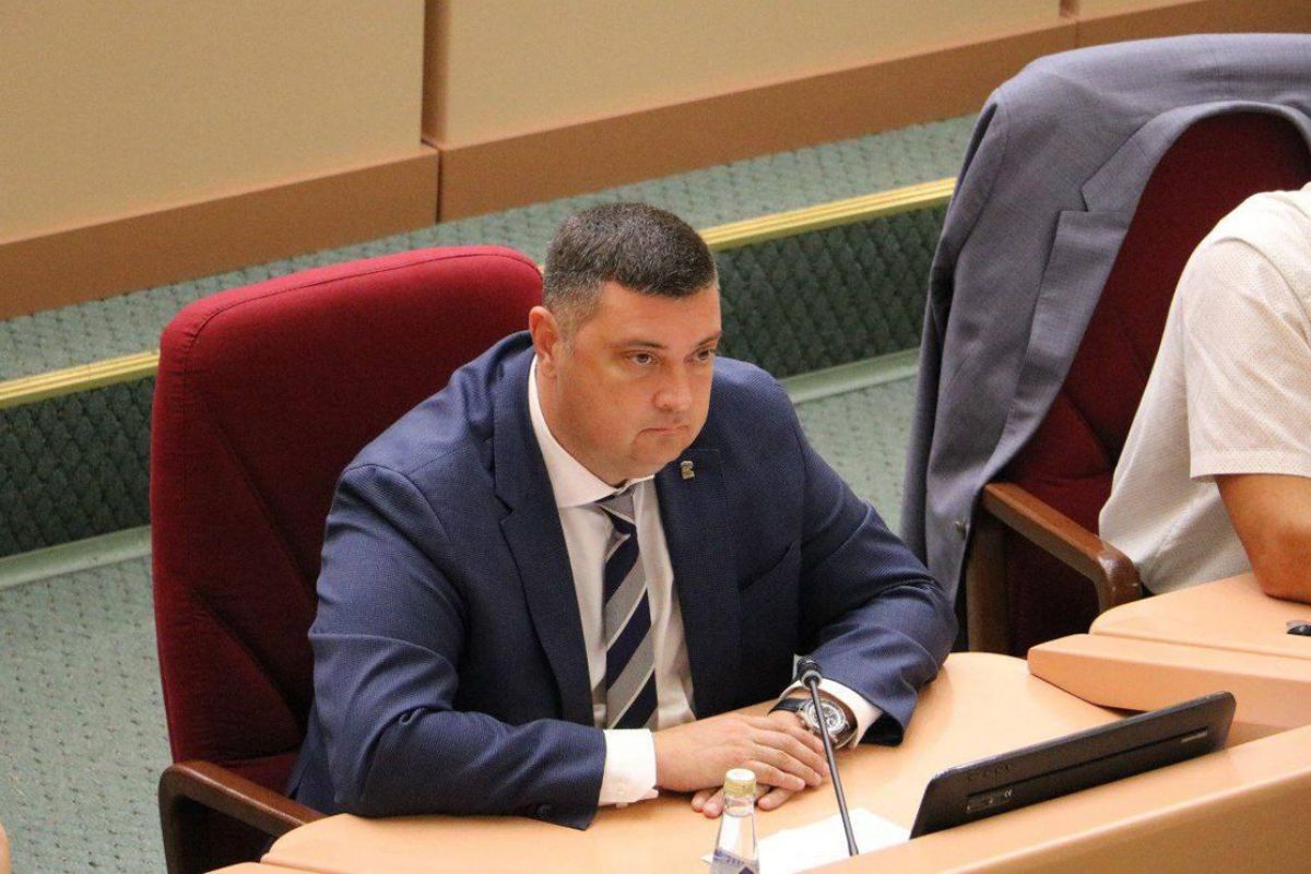 Евгений Ковалев предложил выделить бесплатные парковочные места для людей с ОВЗ