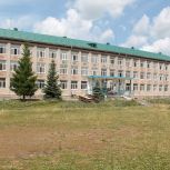 Партдесант проверил ход ремонта в школе №8 города Белебея