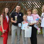 В городском парке Нязепетровска прошел фестиваль «Готов к труду и обороне» среди семейных команд округа