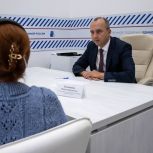 Михаил Клименко провел прием граждан в Региональной общественной приемной Председателя Партии «Единая Россия» Свердловской области