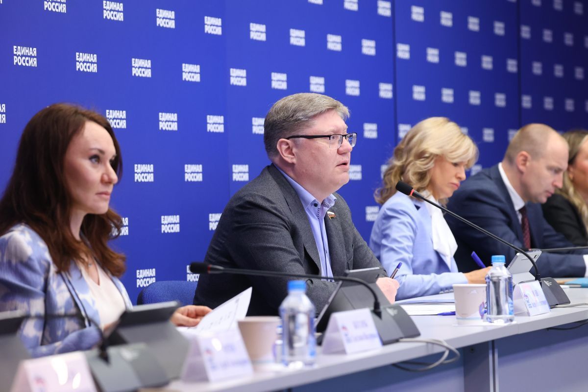 Андрей Исаев: Партпроект «Моя карьера с Единой Россией» в этом году помог трудоустроить более 2,3 тысячи участников СВО