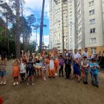 При участии «Единой России» в Новосибирске появляются новые детские площадки