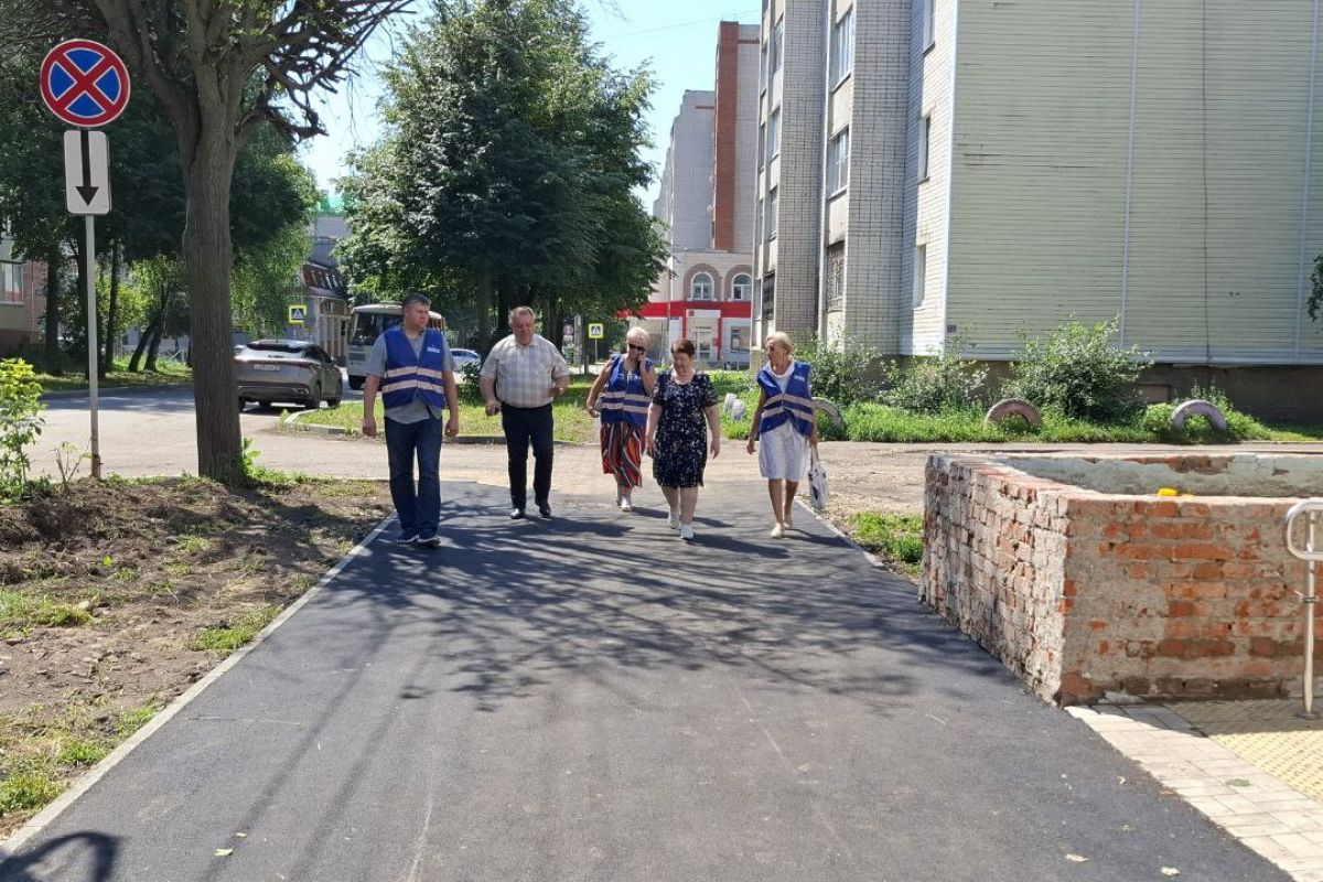 В Йошкар-Оле оценили качество ремонта тротуаров по проекту «Школа ЖКХ»