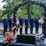 В День памяти детей-жертв войны в Донбассе «Единая Россия»  провела памятные акции по всей стране