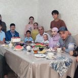 В День семьи активисты «Единой России» собрали семьи на чаепития, укрепляя традиции и ценности, которые объединяют нас в счастье и поддержке.