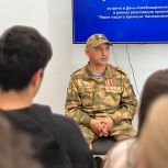 В гуманитарном штабе МГЕР прошла встреча с ветераном СВО
