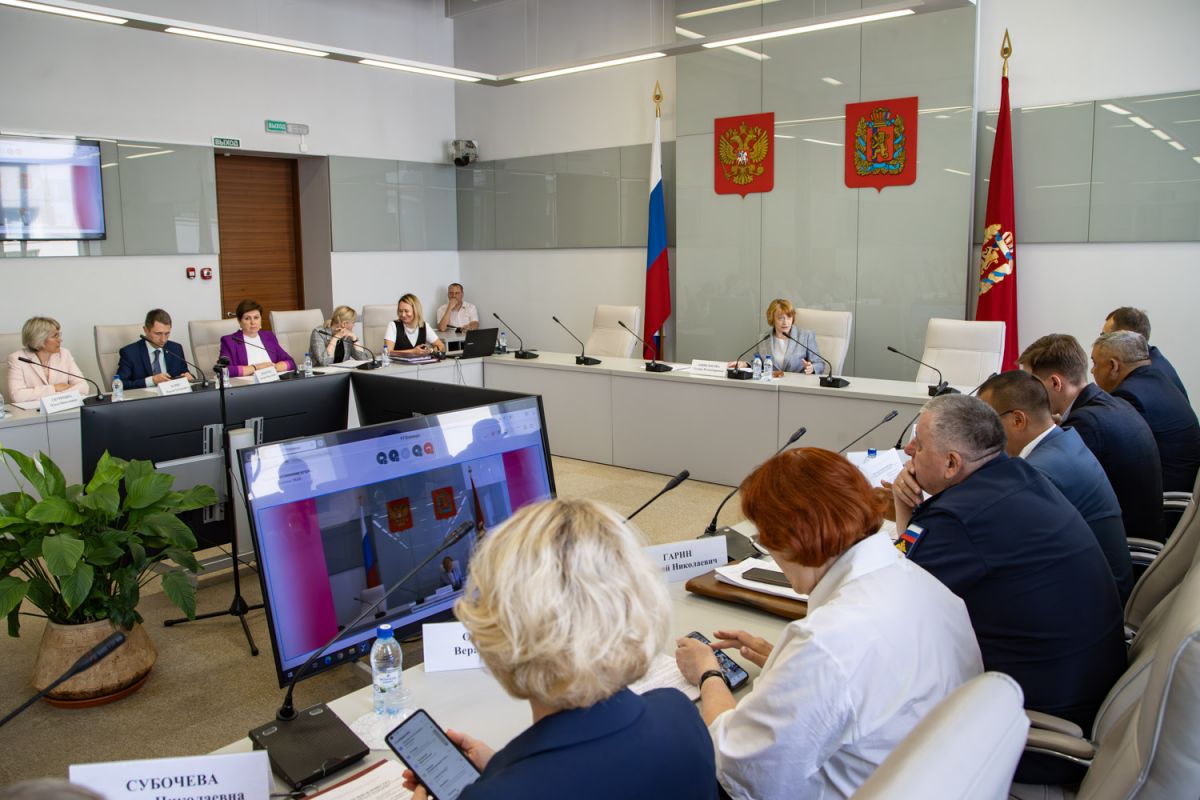Депутаты краевого парламента поддержали федеральный закон о Знамени Победы