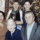 439 лет на Макеевском металлургическом заводе: династия металлургов Захарченко-Колосовых отмечает профессиональный праздник