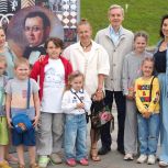 В Тюмени при поддержке «Единой России» открылась уличная выставка, посвящённая писателю-сказочнику Петру Ершову