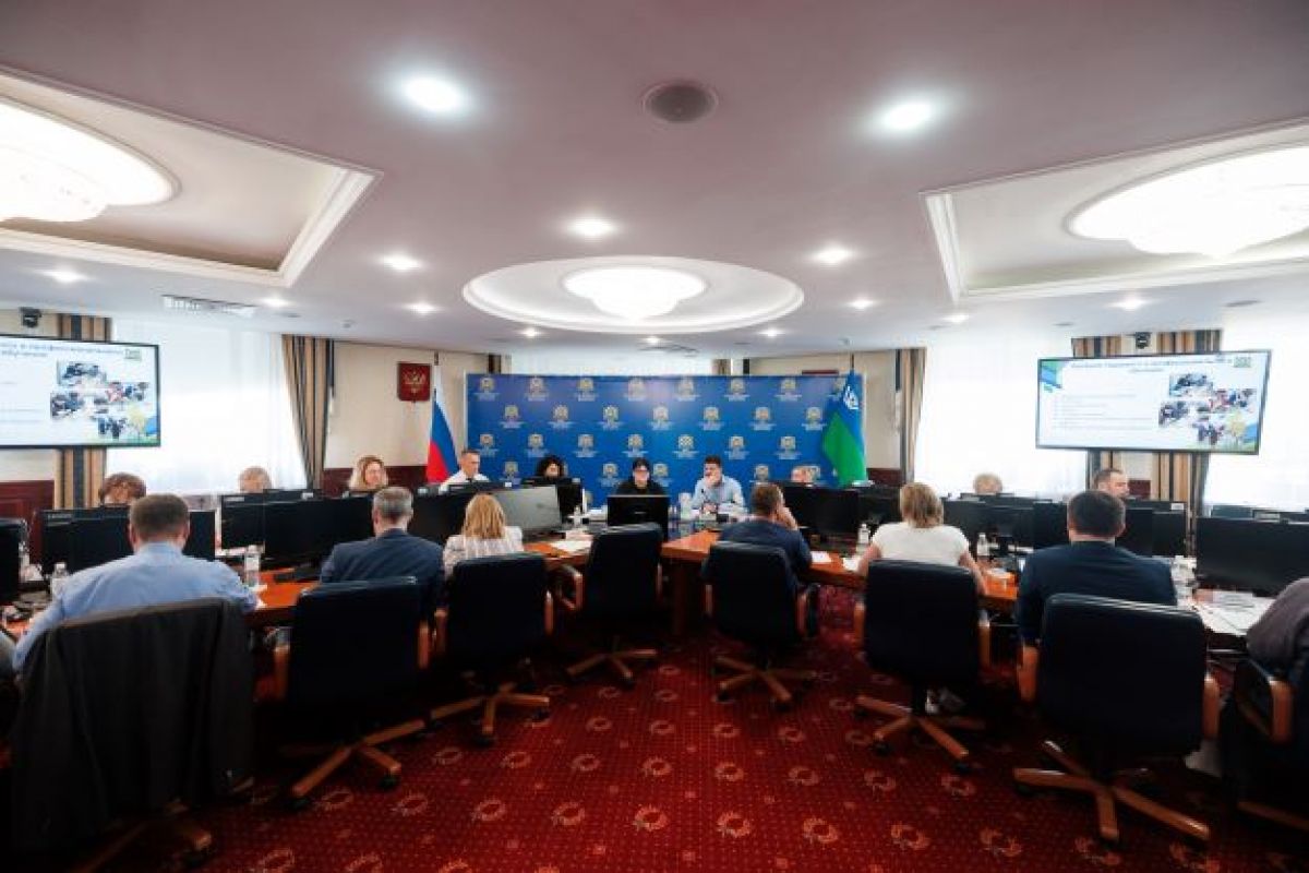 В Югре по инициативе «Женского движения» состоялся круглый стол по вопросам сопровождения граждан с ментальными нарушениями