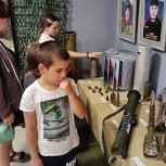 В Калтане Кемеровской области единороссы организовали поездку детей участников СВО в музей