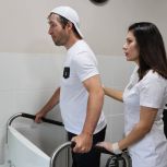 Солтан Узденов передал Центру восстановительной медицины и комплексной реабилитации «Шаг вперед» новое оборудование