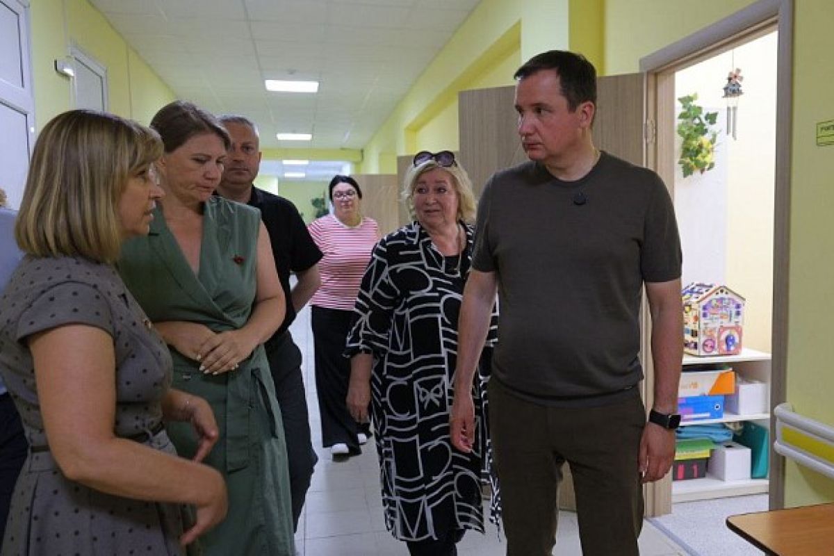 Александр Цыбульский посетил центр социальной помощи семье и детям «Скворушка» в Вельске