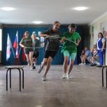 «Сила России»: Единороссы провели семейный спортивный праздник в селе Красный Луч