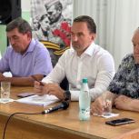 Депутат Александр Ремета и жители Семикаракорского района выслушали отчёт главы Топилинского сельского поселения