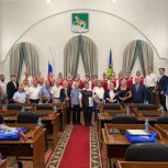 «Единая Россия» поздравила железнодорожников с их профессиональным праздником