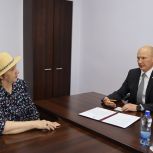 Владимир Токарев обсудил с курянами работы по улучшению инфраструктуры Сеймского округа