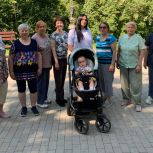 «Зарядка с чемпионом» объединила любителей спорта в Литературном сквере