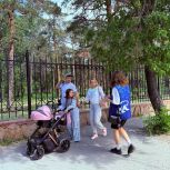 Член Центрального местного отделения партии «Единая Россия» Александр Казаков поздравил всех причастных с праздником Днём защиты детей