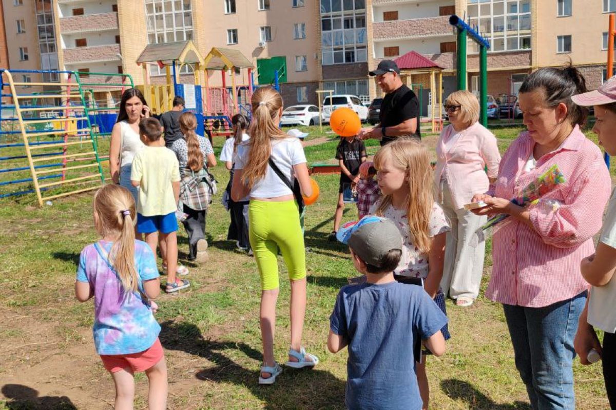 «Единая Россия» организовала в Нефтекамске акцию «Чистый дворик»