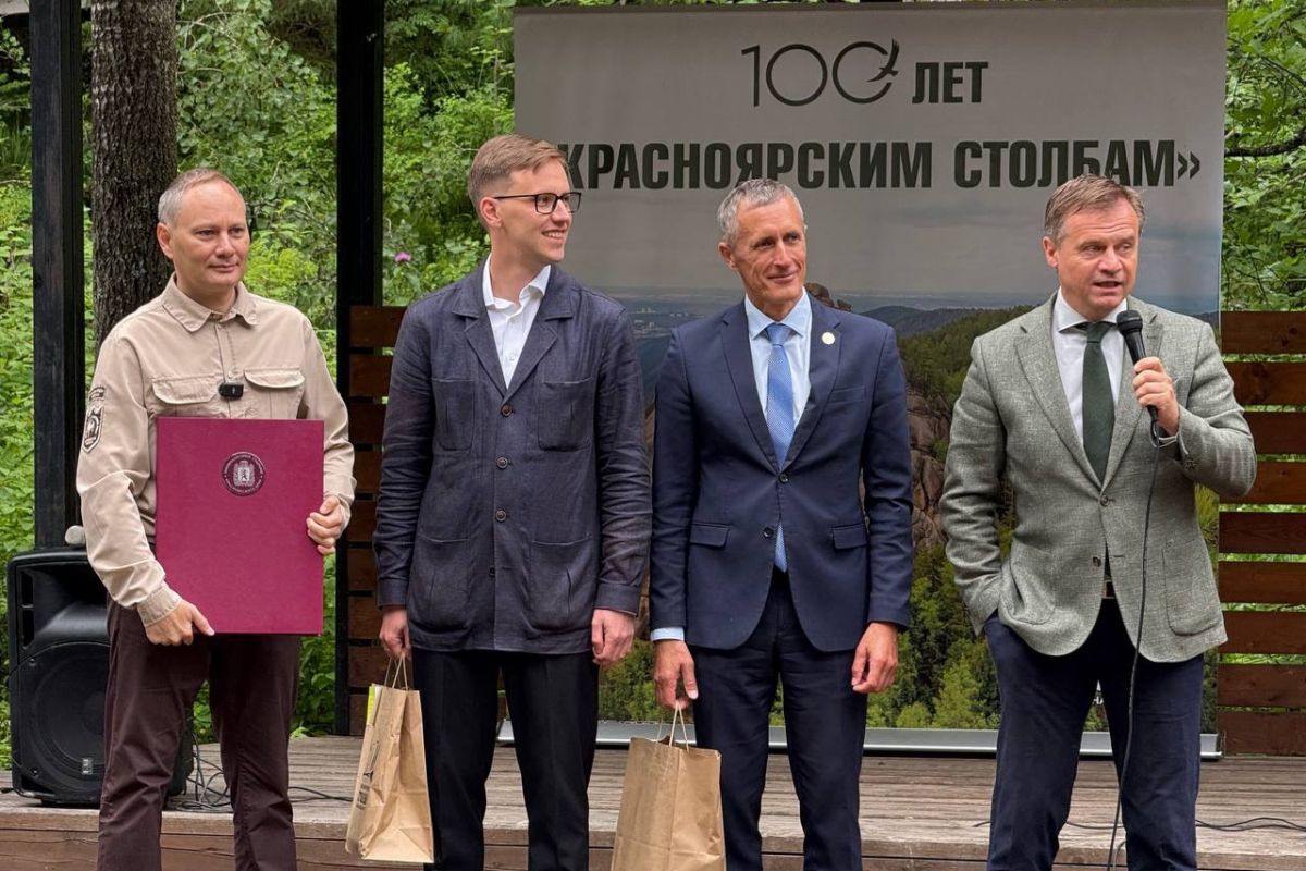 Единороссы поздравили заповедник «Красноярские Столбы» с юбилеем