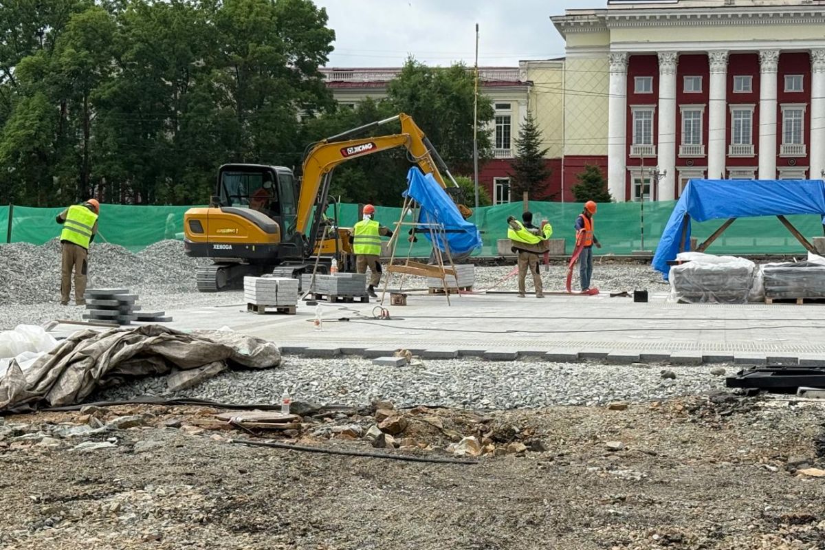 Сергей Кузьменко осмотрел объекты благоустройства в городе Артёме