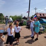 Сторонники "Единой России" устроили праздник в День России.