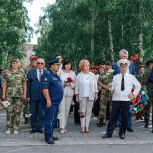 Алтайские единороссы и сторонники партии поздравили ветеранов боевых действий