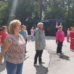 «Единая Россия» в Новосибирске провела массовую зарядку для детей и взрослых