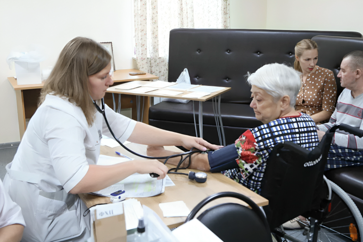 Челябинские единороссы заботятся о старшем поколении