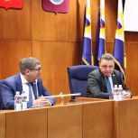 В окружной Думе прошла встреча депутатов регионального органа власти и местного самоуправления с сенаторами Российской Федерации