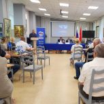В Луховицах единороссы поддержали выдвижение Дениса Мишина на довыборы в окружной Совет депутатов