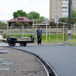 В Кыштымском городском округе проверили реализацию капитального ремонта стадиона физкультурно-спортивного комплекса