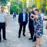 Донские депутаты-единороссы проводят встречи с жителями домов, пострадавших от атаки БПЛА
