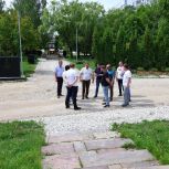Виталий Артемов провел рабочую встречу в парке Морской Славы