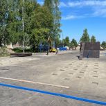 Михаил Громов оценил ход работ в Харовской школе им. Героя Советского Союза Василия Прокатова и на пришкольном стадионе