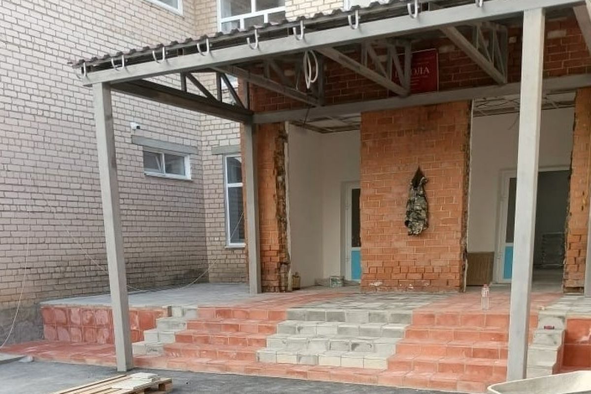 В селе Катенино Варненского округа проходит ремонт школы в рамках партийного проекта «Единой России» «Новая школа»